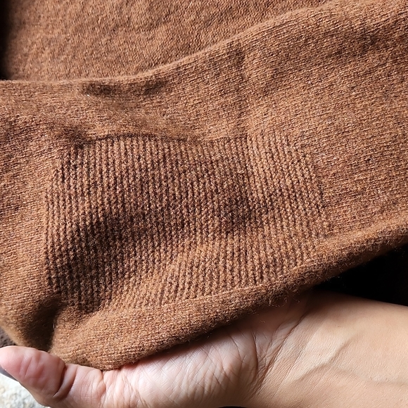 Black and Brown Like New Wool Sweater. - Picture 12 of 13